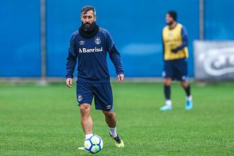 Douglas será titular