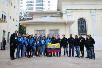 Grupo Folclórico Yawarkanchik e Grupo de Música Folclórica Takiwan, vindos do Equador, chegaram no município na madrugada de terça-feira (14)