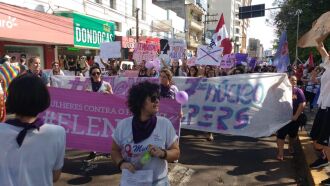 Centenas de mulheres fizeram manifestação pacífica esta tarde