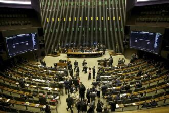 Dos 513 deputados federais eleitos e reeleitos, 71 são mulheres