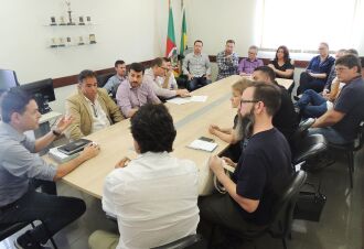 Reunião foi mediada pelo Ministério Público