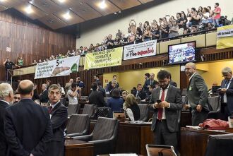 Com posições consolidadas, deputados não estenderam o debate