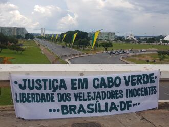 Manifestantes espalharam faixas por Brasília, neste fim de semana