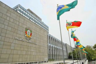 Das galerias os eleitores podem acompanhar as sessões plenárias. Manifestações, pressões e reconhecimento fazem parte do dia a dia do plenário.