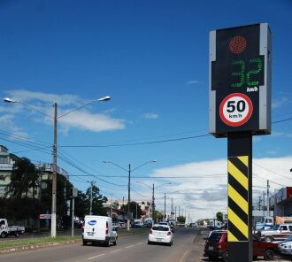 O  número de multas caiu em 2018, com 114 mil notificações. Em 2017, haviam sido 142 mil infrações e em 2016, 176 mil