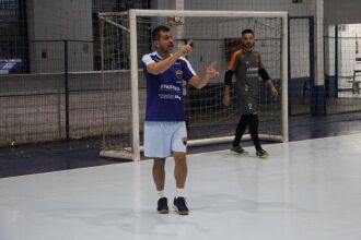 Juninho prepara a equipe no Capinguí