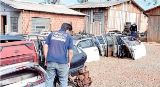 Em desmanche no bairro Petrópolis foram recolhidas cerca de 70 toneladas Crédito: 