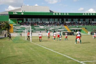 Bruno cabeceou para marcar o terceiro