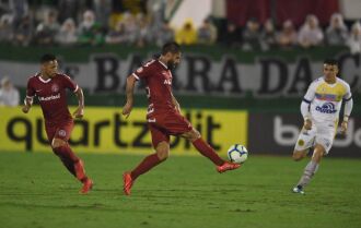 Primeiro gol marcou uso do VAR pela primeira vez no Brasileirão Crédito: 