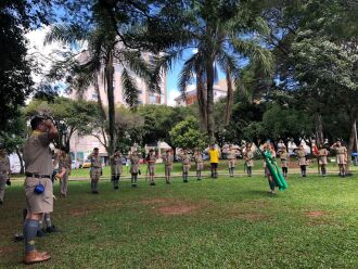 Grupo Guaranis realiza as atividades na Praça Antonino Xavier