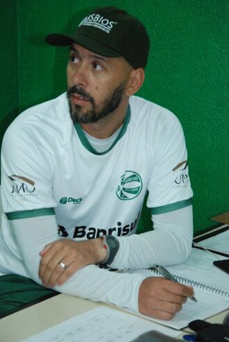 Técnico Fabiano Borba: