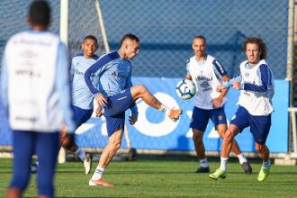 Folga adiada: Everton no treino de terça-feira