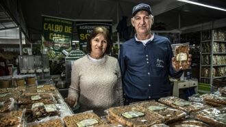 Clovis José Scheer, que tem uma agroindústria de rapaduras em Augusto Pestana, participa da feira pela sétima vez