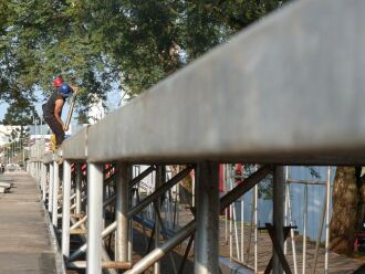 Montagem da arquibancada está sendo finalizada