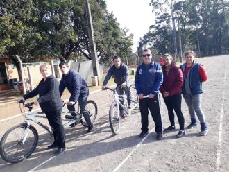 Andar de bicicleta é uma das atividades do projeto