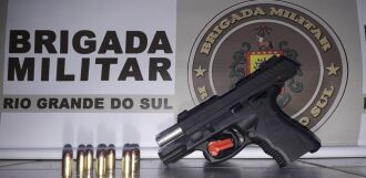 Os policiais não encontraram o registro da arma no sistema