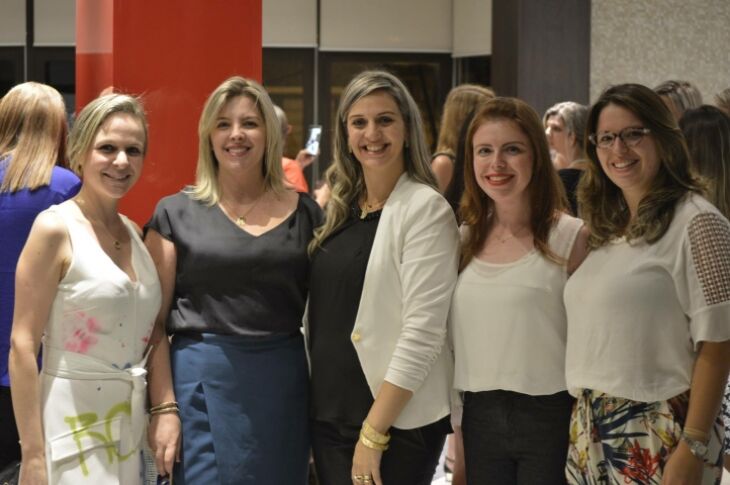 Entre elas Morgana Bordignon vice presidente, Ana Luisa Freitas, Maiaja e Mohara F Freitas.