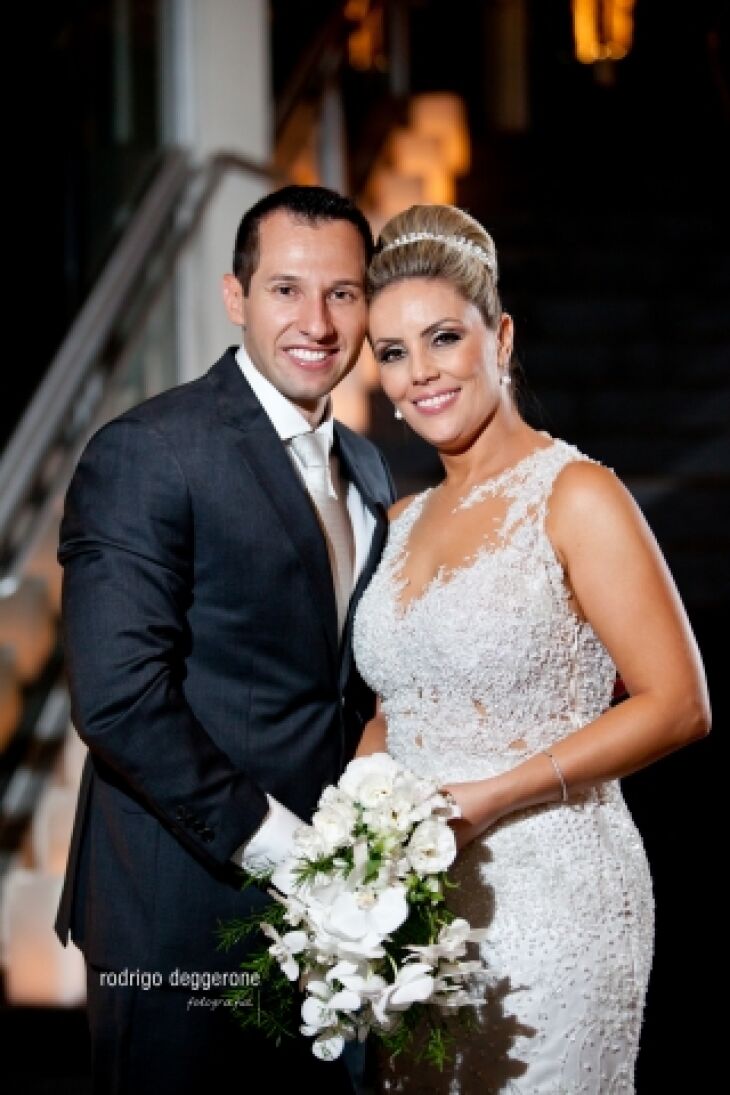 Diego Daniel Dal Bosco e BÃ¡rbara Zamarchi Lemos, muito elegantes em sua festa de casamento, realizada com glamour, na Casa do Bosque (Foto Rodrigo Deggerone)