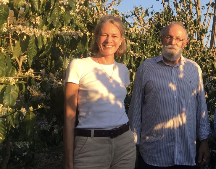 Martina Barth d’Avila, criadora e organizadora do Rio Coffee Nation, com Paulo Roberto dos Santos,Café Vale do Café, Fazenda Florença, Conservatória,  RJ.