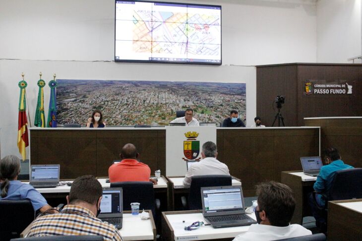 Evento contou com a presença de representantes de entidades, do Executivo Municipal, líderes comunitários, além dos parlamentares das comissões (Foto: Comunicação/CMPF)