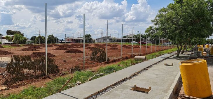 Já foi realizado o nivelamento do terreno e a reforma do passeio público está sendo concluída (Foto: Divulgação)