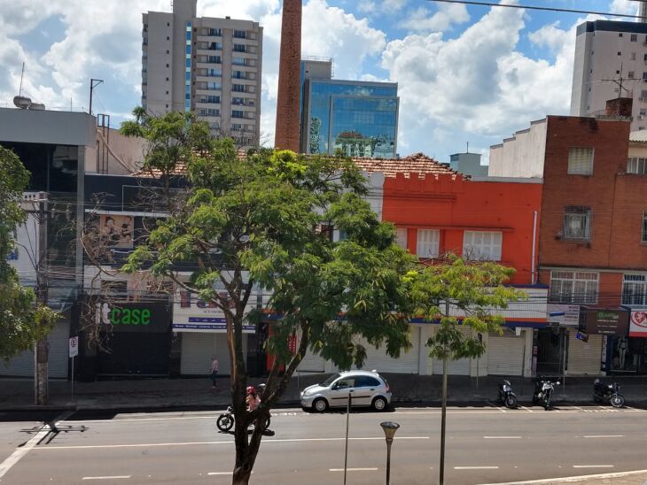 Comércio está de portas fechadas devido à bandeira preta (Foto: Arquivo/ON)