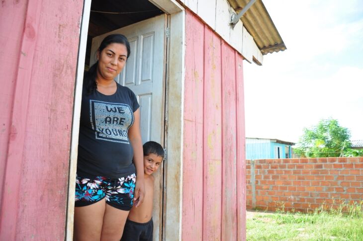 Bolsa Família e outros programas de transferência de renda são os únicos ingressos mensais para a maioria das famílias periféricas.Foto: Gerson Lopes/ON