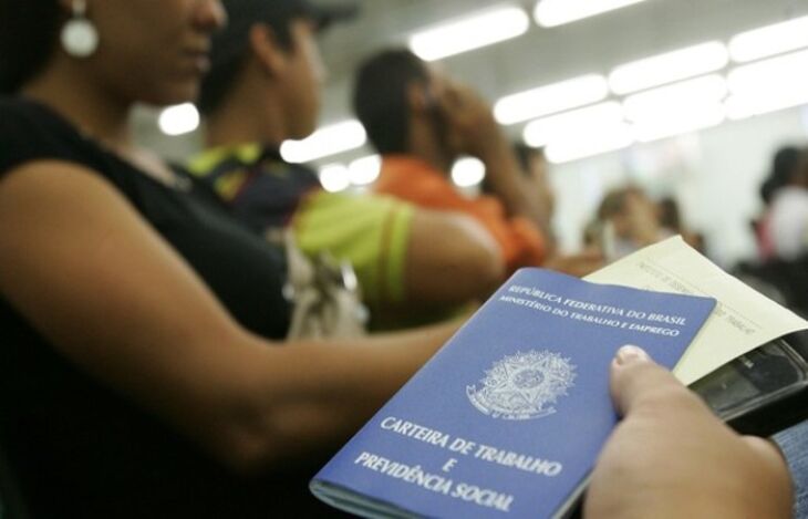 Resposta do setor produtivo para absorver esses trabalhadores não está sendo suficiente. Foto: Arquivo/Agência Brasil 