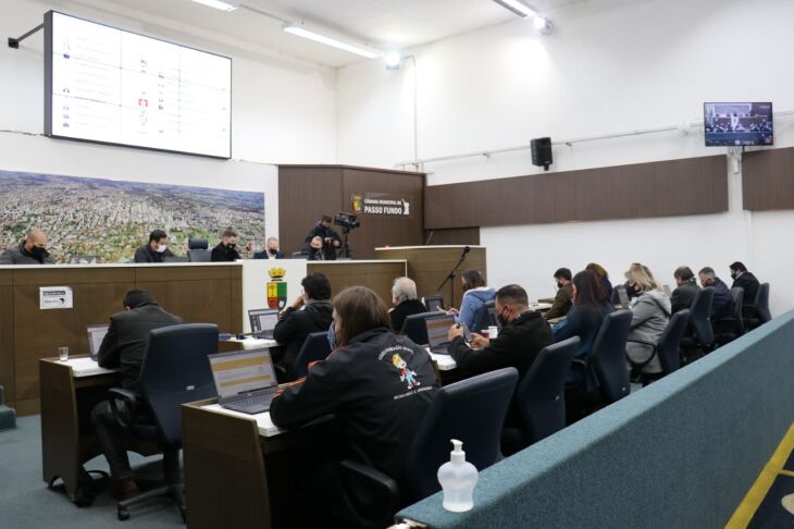 Também foi aprovada a criação da Frente Parlamentar Mista em Defesa do Trânsito Seguro de Passo Fundo (Foto: Divulgação/CMPF)