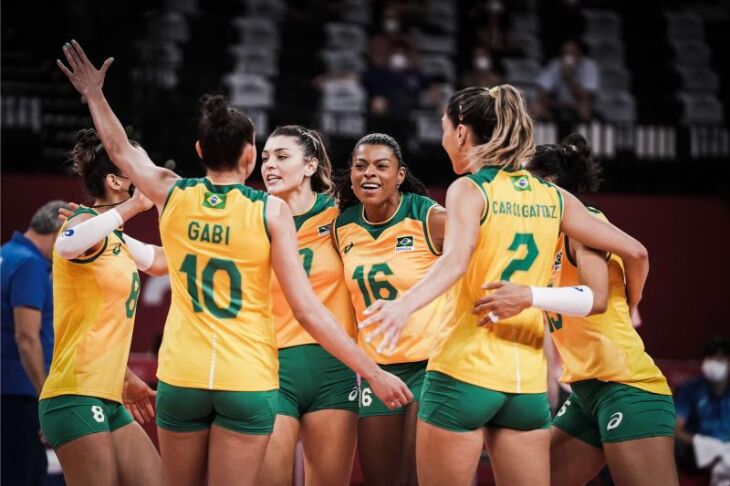 Vitória garantiu a seleção feminina de vôlei na final (Foto: Divulgação/FIVB )