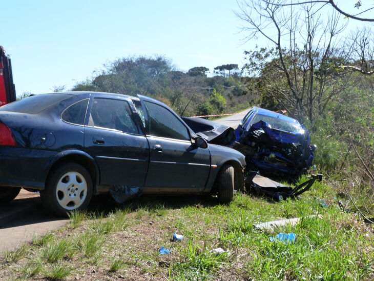  Acidente envolveu veículos com placas de Nova Bassano e Passo Fundo (Foto: Luciano Breitkreitz/ON)