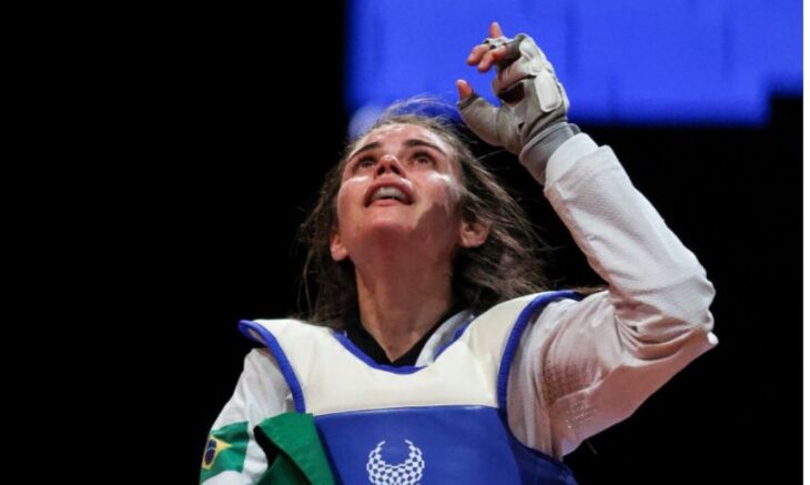 Natural de São Bento (PB), a atleta tem má formação congênita no braço direito (Foto: Reprodução Twitter/CPB)