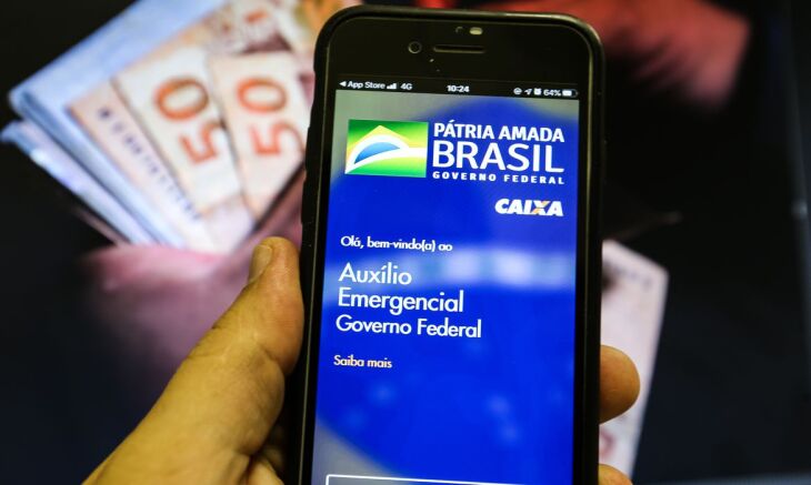 O dinheiro será depositado nas contas poupança digitais e poderá ser movimentado pelo aplicativo Caixa Tem - Marcelo Casal Jr - Agência Brasil