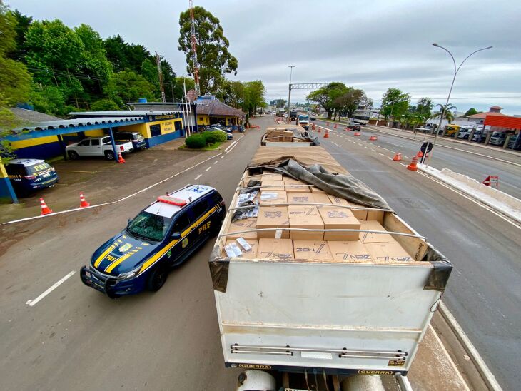 A carga seria levada até a região metropolitana de Porto Alegre (Foto: Divulgação/PRF)