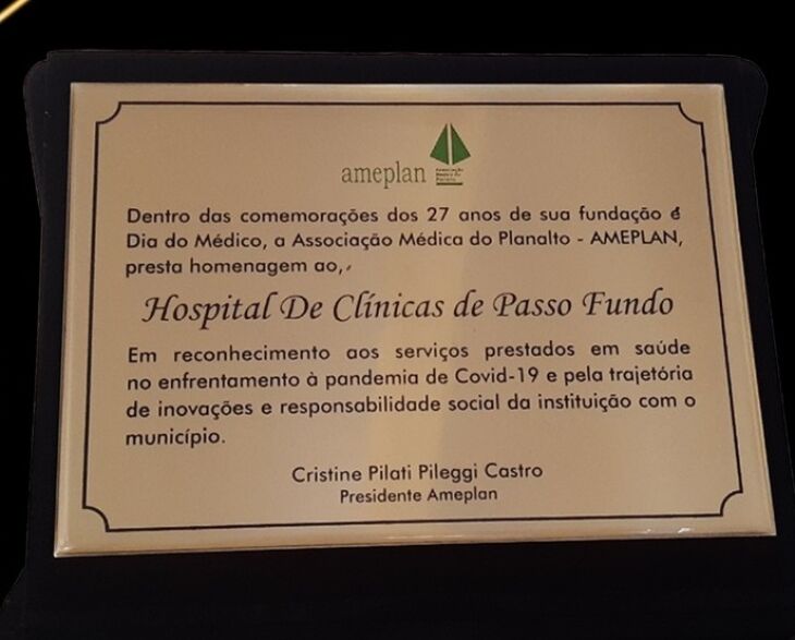 Entidade realizou homenagem no jantar do Dia do Médico (Foto: Divulgação)