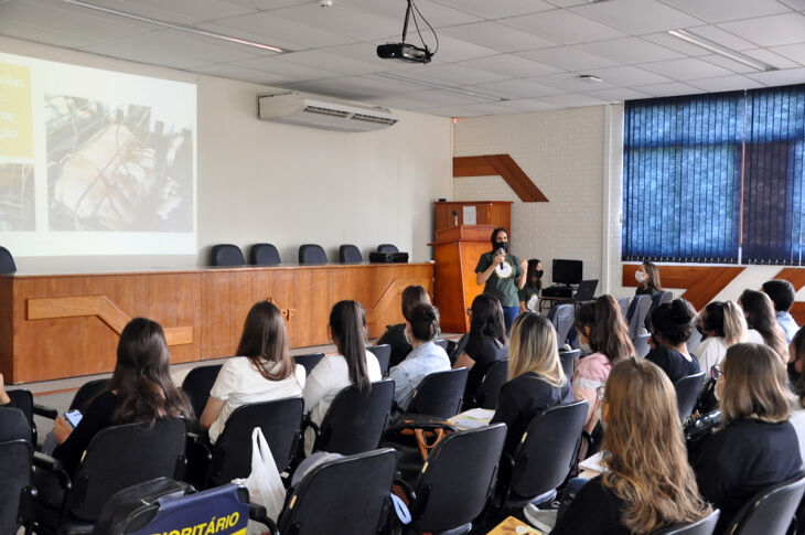 Palestra realizada na quarta (17) abordou o tema “Nutrição vegana – mitos e desafios” (Fotos: Tainá Binelo/UPF)