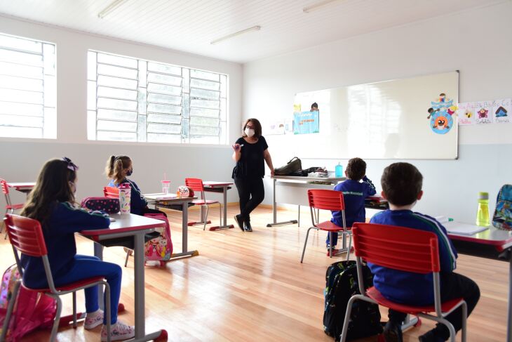 Estudantes do ensino fundamental da rede municipal, que atingiram os objetivos propostos para o ano, entraram em férias ainda no último dia 10 de dezembro (Foto: Diogo Zanatta/PMPF)