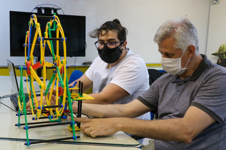 Conceitos da robótica foram utilizados para a construção de um equipamento como a roda-gigante (Foto: Carla Vailatti/Divulgação)