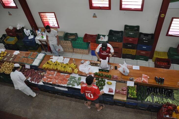 Mesmo com as chuvas, ausência de produtos ainda deve ser sentida durante as próximas semanas na Feira do Produtor (Foto: Arquivo ON)