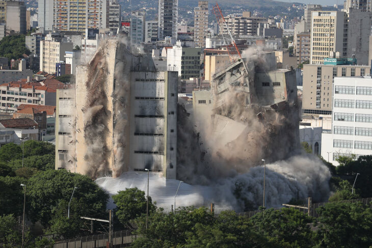 Implosão foi na manhã deste domingo -  Foto - Itamar Aguiar/Palácio Piratini