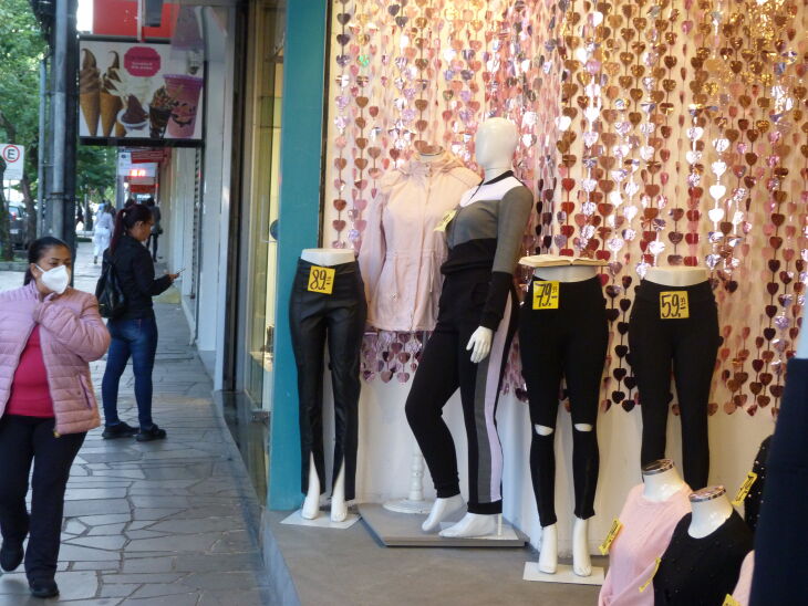 Os locais de preferência para as compras são as lojas de rua do centro ou de bairros, além de shoppings. (Foto: Gerson Lopes/ON)