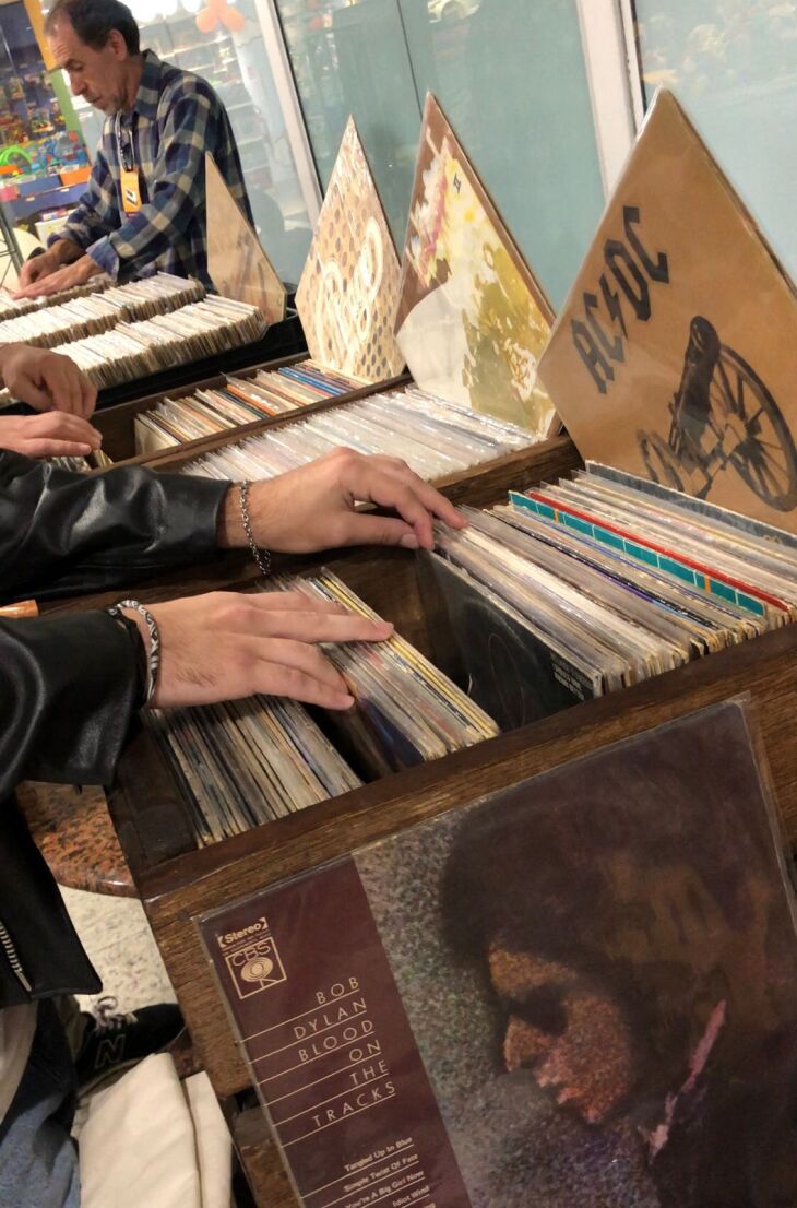 Entre os discos, principal gênero é o rock. (Foto: Jaderson Pires) 