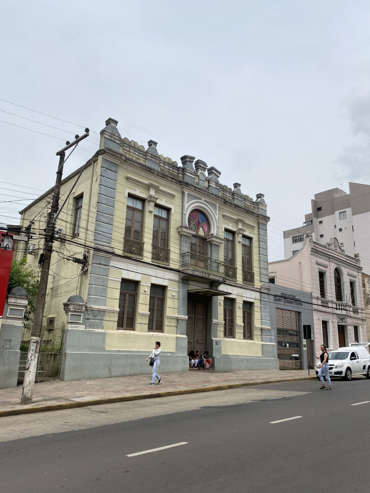 Prédio está fechado há três anos (Foto: Rosângela Borges/ON)