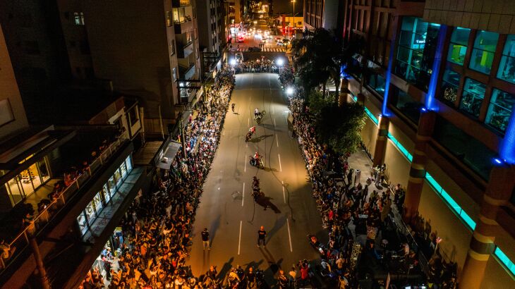 Público acompanhou  shows e manobras radicais de motos durante a programação