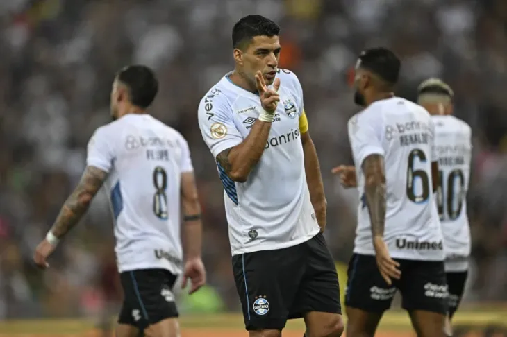 Suárez marca duas vezes no Maracanã na despedida do Grêmio - Foto Lucas Uebel/Grêmio