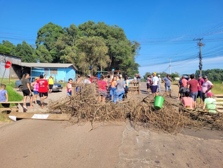 Moradores trancaram Avenida Rio Grande em protesto