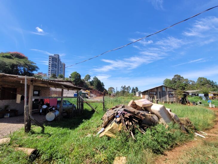 Fotos: Jéssica França Família com casa em situação de risco deverá sair da Ocupação Pinheirinho Toledo