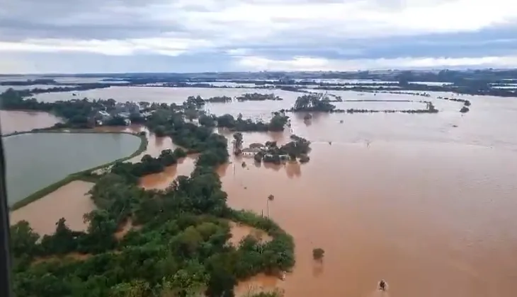  A previsão da Defesa Civil é que o volume de chuvas continue elevado até a próxima sexta-feira (3). Foto Diego Vara/Agência Brasil