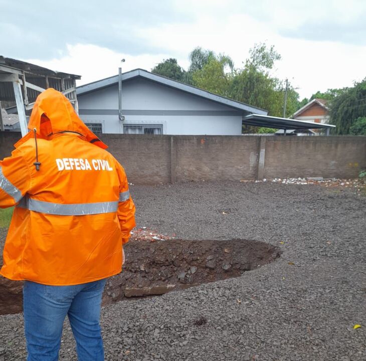 Chuvas provocaram alagamentos e estragos em diversos pontos da cidade