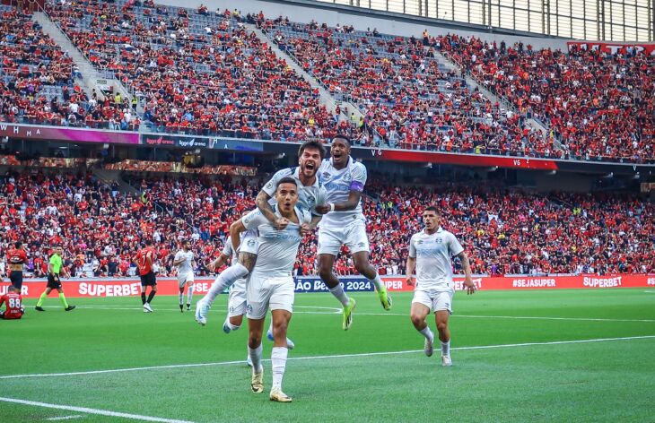 Vitória gremista no gramado sintético – Foto - Lucas Uebel / GFBPA